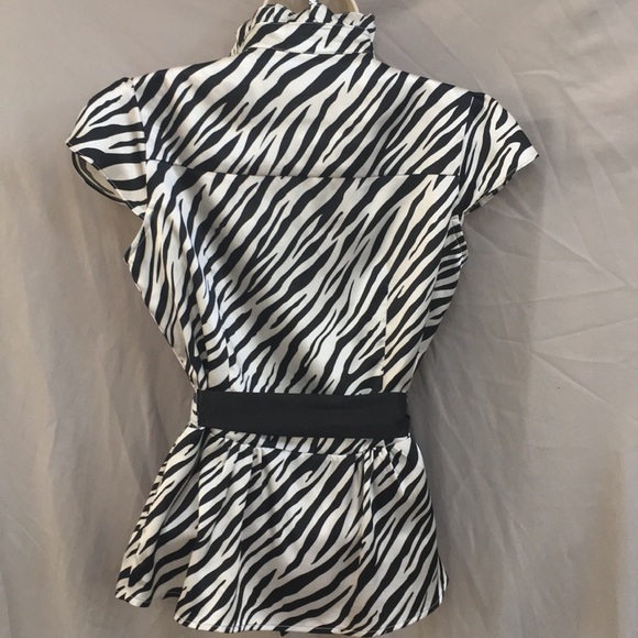 Sleek zebra print satin button up/by Forever 21! - Picture 6 of 6